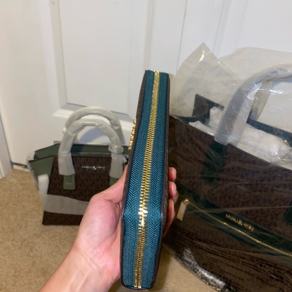 Michael Kors Bundle - Picture 8 of 9